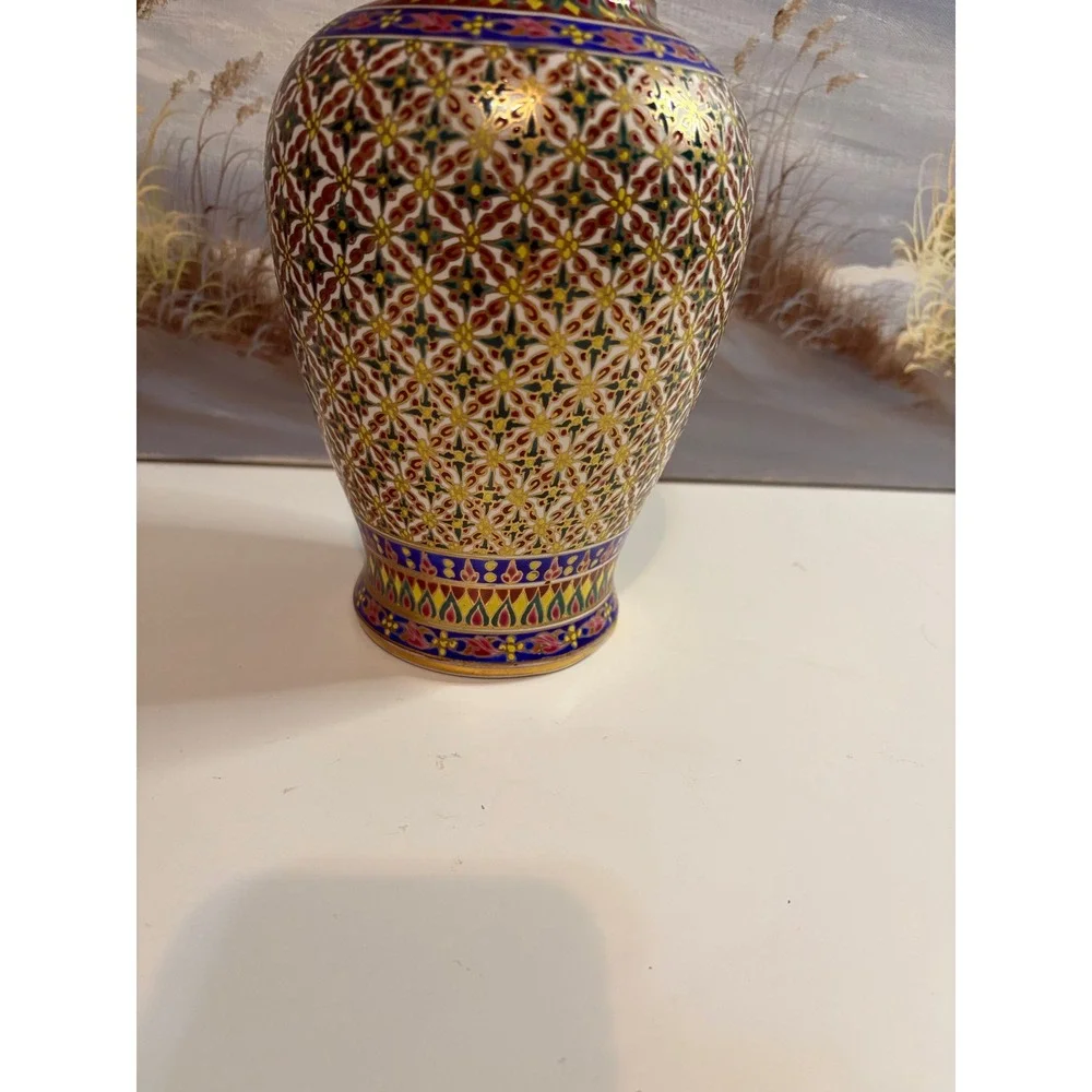 Thai Benjarong Porcelain Ginger Jar Hand Painted Gold Enamel Lidded Urn 9
